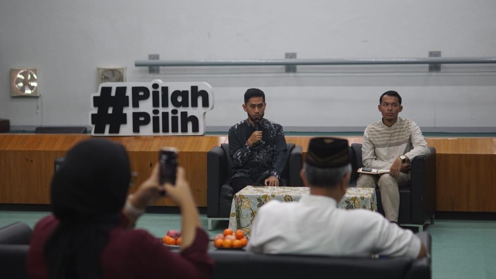 Anak Muda Perlu Tuntut Komitmen Calon Kepala Daerah di Pilkada Peduli Lingkungan