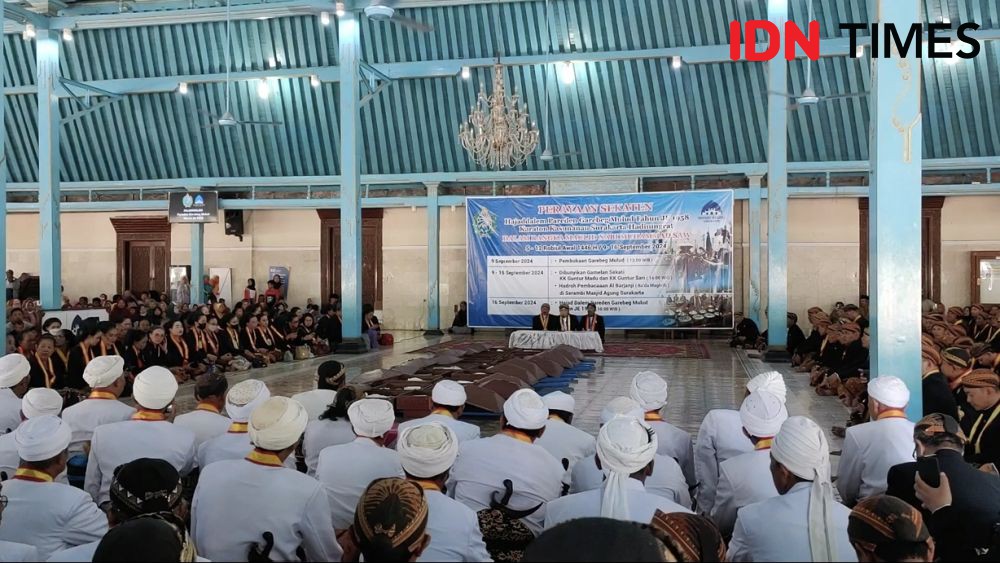 Ribuan Warga Berebut Gunungan Sekaten di Grebeg Maulud Keraton Solo