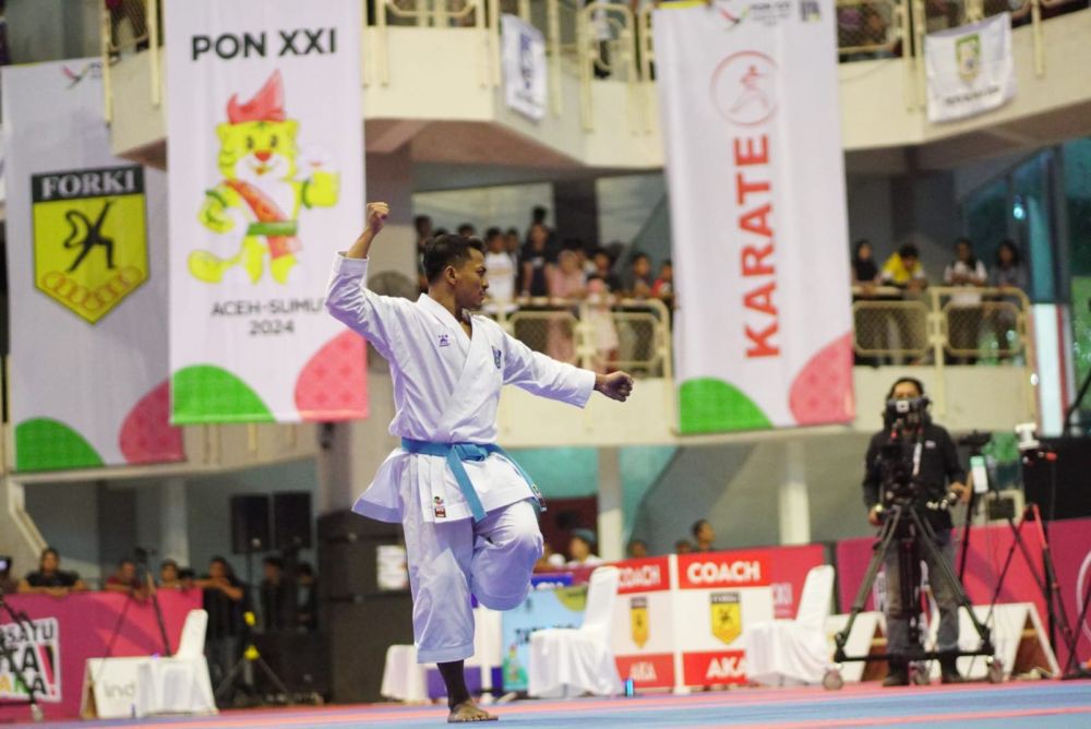 Karateka NTB Zigi Zaresta Raih Emas di PON Aceh-Sumut 2024