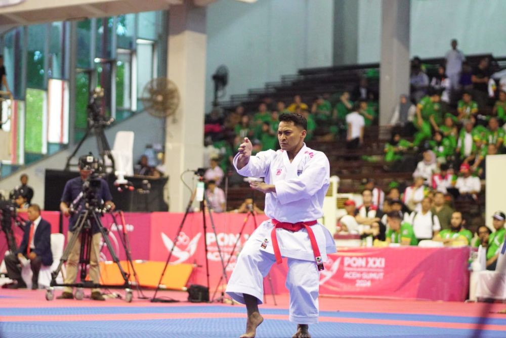 Karateka NTB Zigi Zaresta Raih Emas di PON Aceh-Sumut 2024