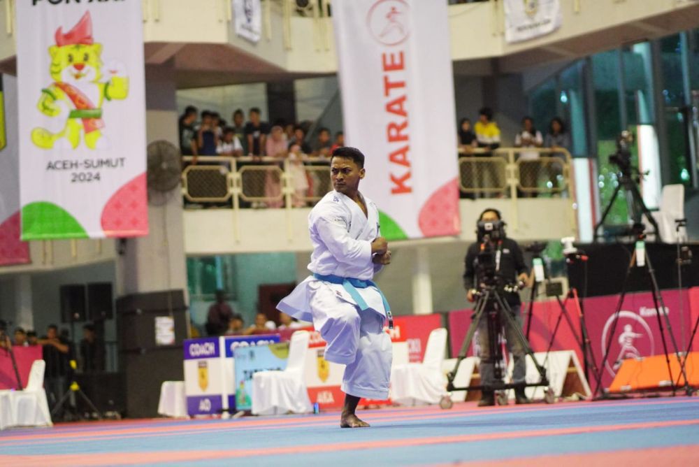 Karateka NTB Zigi Zaresta Raih Emas di PON Aceh-Sumut 2024