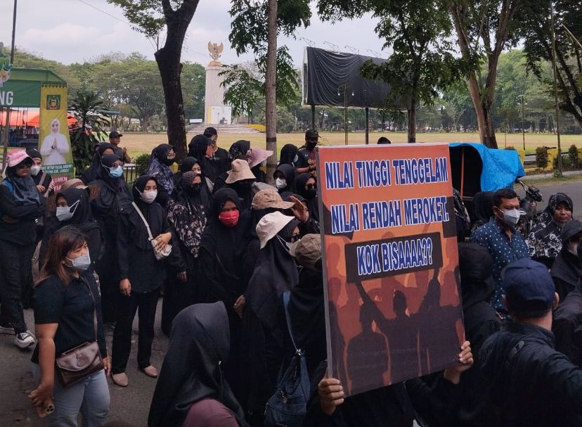 Guru di Langkat Demo Minta Polisi Usut Pemalsuan Pernyataan PPPK