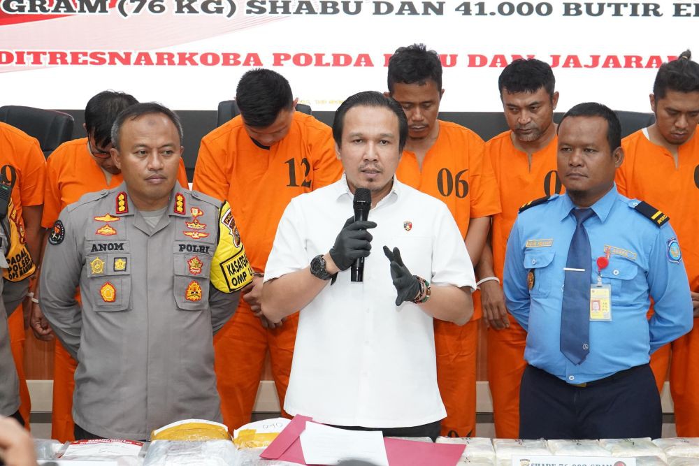 Tangkap 8 Kurir, Polda Riau Sita 76 Kg Sabu dan 41 Ribu Butir Ekstasi