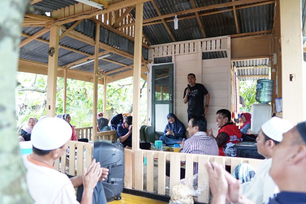 Hasan Basri Nongkrong di Saung Kebahagiaan untuk Serap Aspirasi Warga