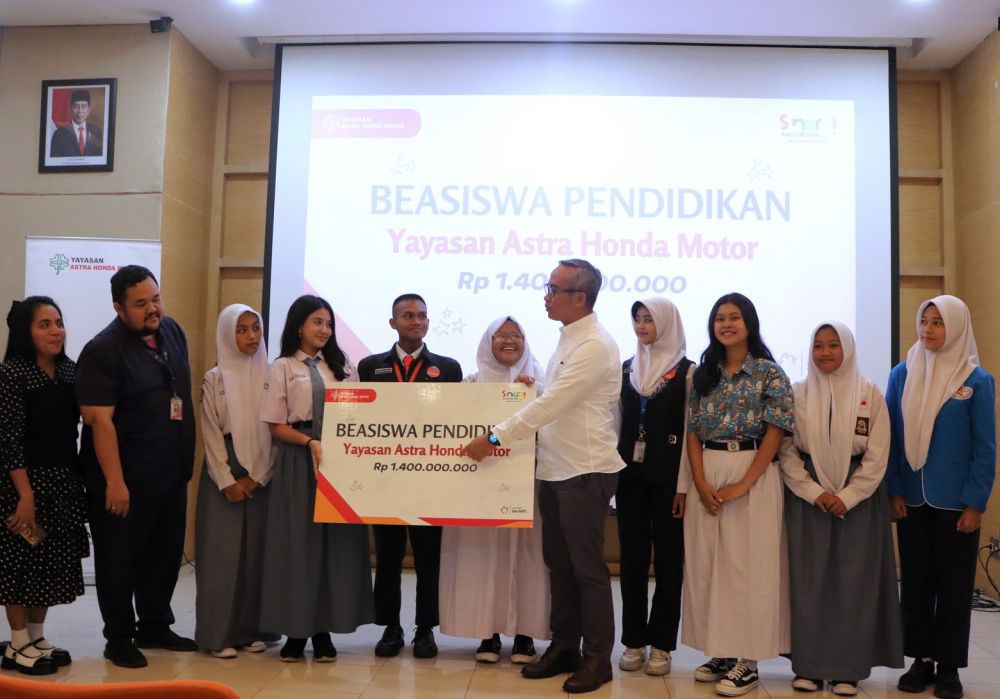 Duta Safety Riding Dapat Beasiswa Pendidikan dari Yayasan AHM