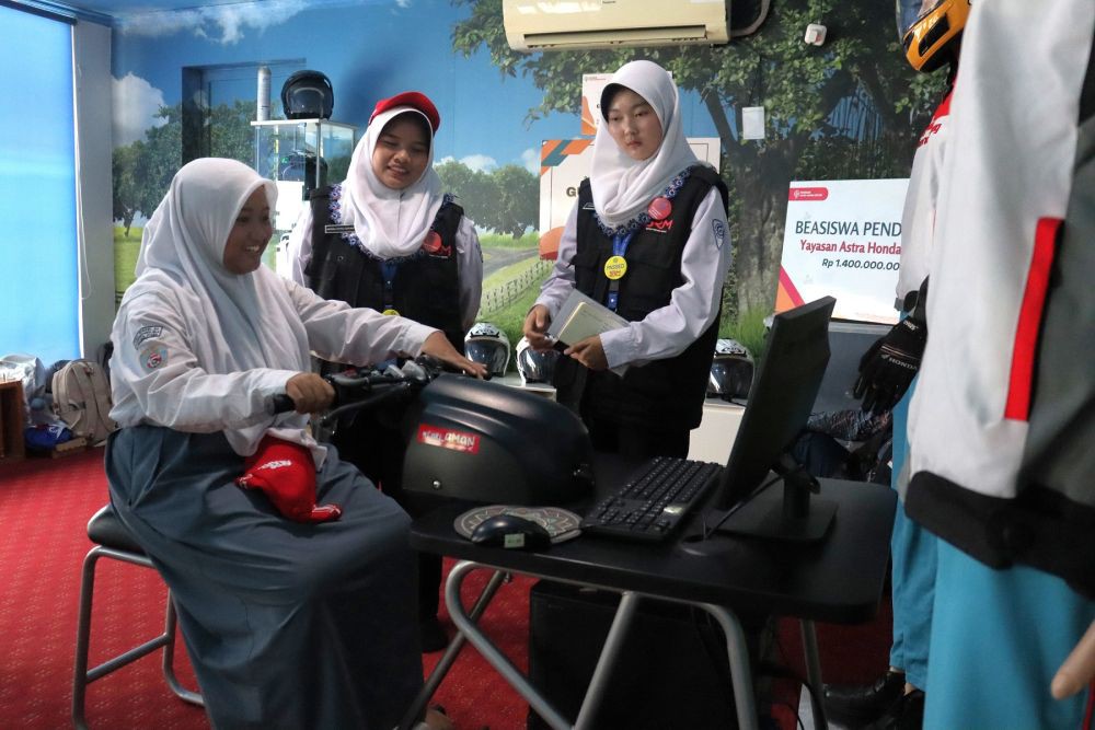 Pelajar SMKN 2 Diajarkan Cara Memprediksi Bahaya di Jalan