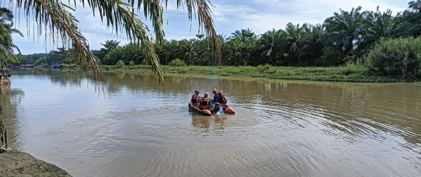 Perahu Terbalik Dihantam Ombak, Jasad Ansari Ditemukan di Pantai Labu