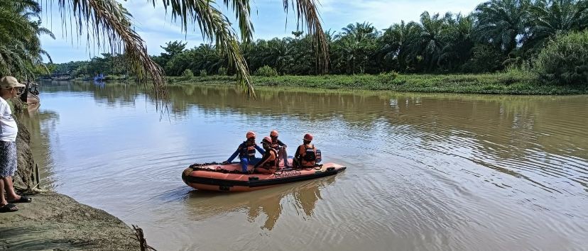 Perahu Terbalik Dihantam Ombak, Jasad Ansari Ditemukan di Pantai Labu