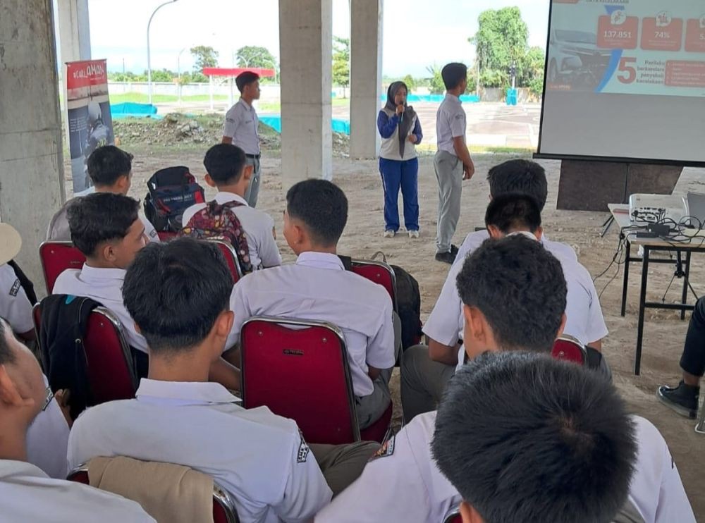 Pelajar SMKN 2 Diajarkan Cara Memprediksi Bahaya di Jalan