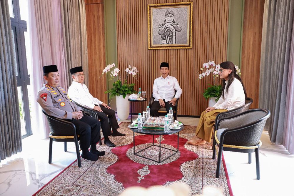 Jelang Lengser, Jokowi Beri Pesan untuk Pengasuh Pondok Pesantren