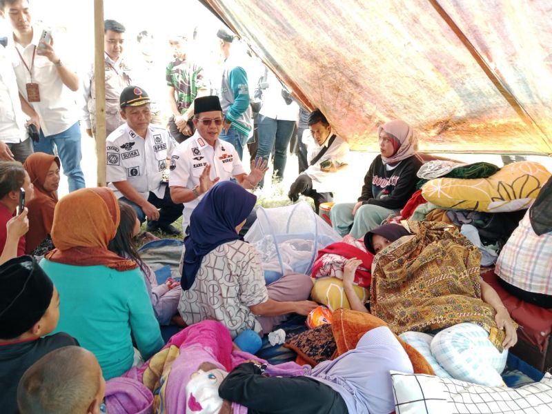 Tertimpa Reruntuhan Seorang Anak Meninggal Akibat Gempa di Kertasari 