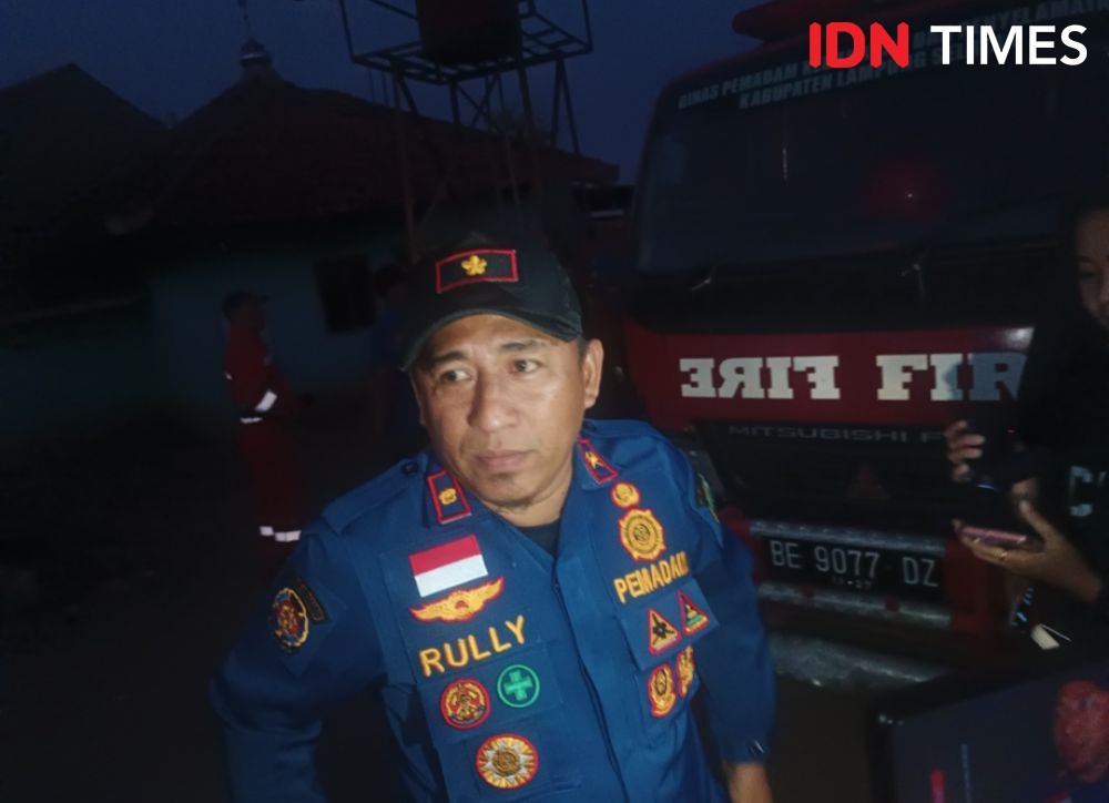 Gudang BBM Diduga Ilegal di Lampung Selatan Terbakar, 3 Mobil Hangus!