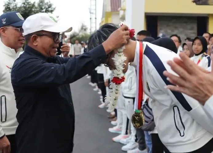 Sambut Kontingen PON Lampung di Bandara, Pj Gubernur Bilang Ini