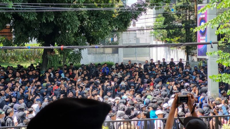 Viking Klarifikasi Kerusuhan hingga Pelecehan Verbal di Stadion SJH 