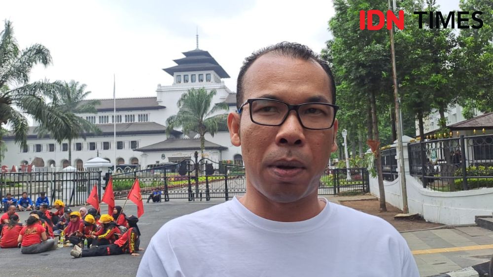 Buruh Jabar Geruduk Gedung Sate-Pakuan, Ini Tuntutannya