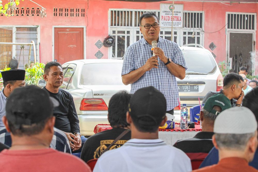 Asri Tambunan Serahkan Bantuan Pembangunan Masjid di Tanjung Morawa