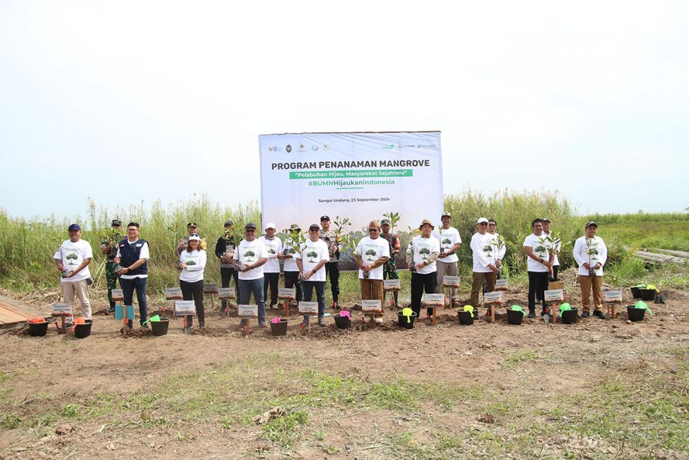 Sambut Hari Maritim Nasional, SPMT Grup Tanam 30 Ribu Bibit Mangrove