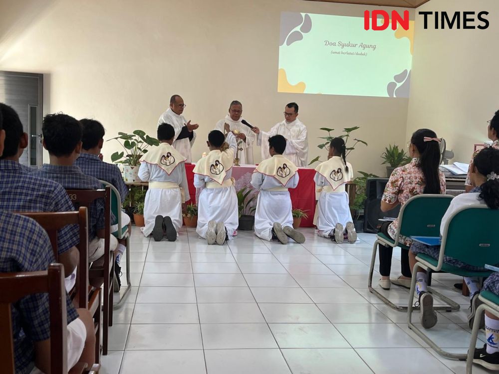 BRI Semarang Ahmad Yani Perbaiki Ruang Kelas SMP Kanisius Raden Patah