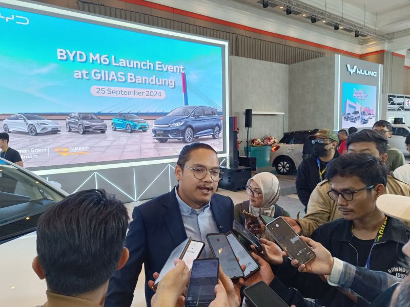 BYD M6 Hadir di GIIAS Bandung, MPV Listrik Cocok untuk Keluarga