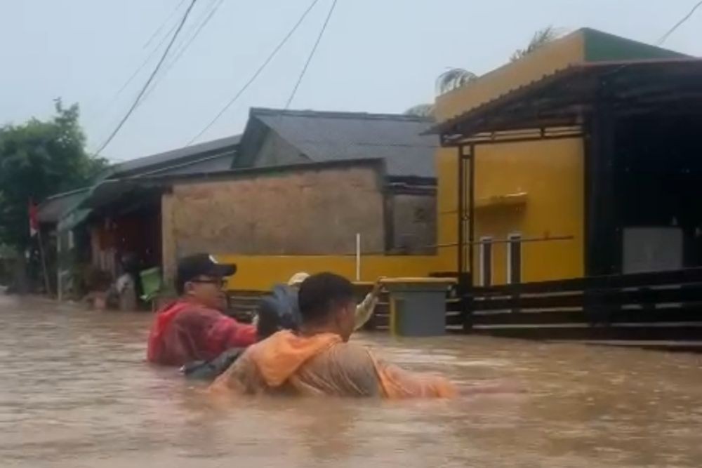 Tinjau Korban Banjir Tembesi Tower, Nuryanto Bahas isu Kemanusiaan