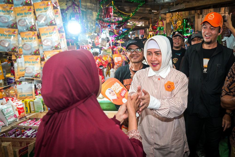 Kick Off Kampanye, Indira Yusuf Ismail Kunjungi Pasar Pa'baeng-baeng