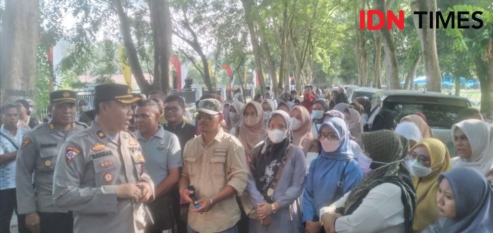 Guru di Langkat Demo Minta Polisi Usut Pemalsuan Pernyataan PPPK