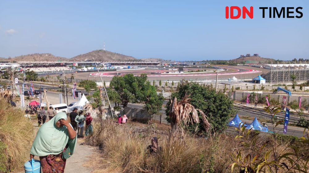 Lebih Baik Beli Beras, Warlok Pilih Nonton MotoGP Mandalika dari Bukit