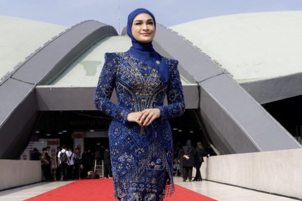 Tampil Kece di Pelantikan DPR, Putri Zulkifli Klaim Pakai Produk Lokal