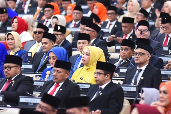 Daftar Pasangan Suami Istri yang Berhasil Duduk di Kursi DPR RI-DPRD