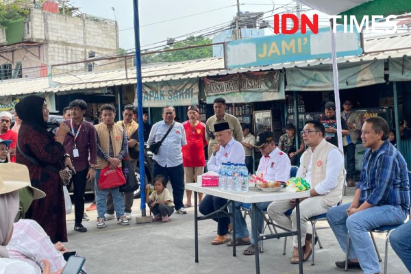 Emak-Emak di Jakut Sentil Ridwan Kamil: Jangan Cuma Janji Kampanye!