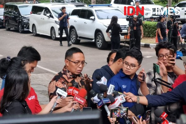 Hasan Nasbi Diminta Bantu Prabowo di Pemerintahan