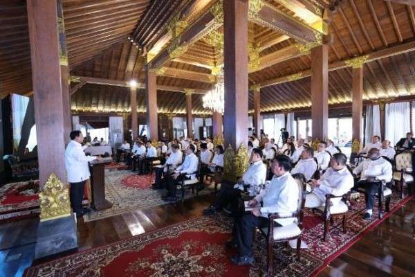 CEK FAKTA: Menteri Prabowo Digembleng Di Akmil Magelang?