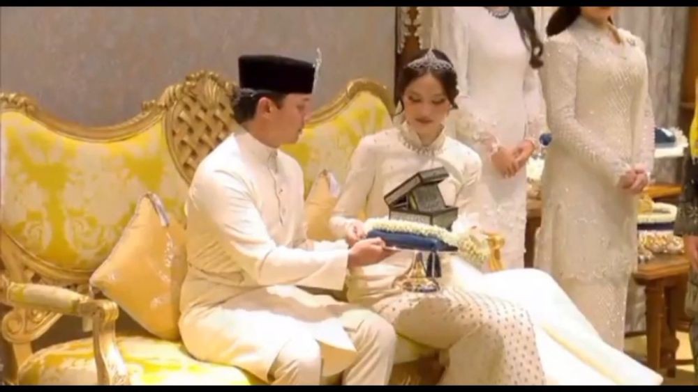 7 Potret Akad Nikah Tengku Natasya Dengan Pangeran Malaysia