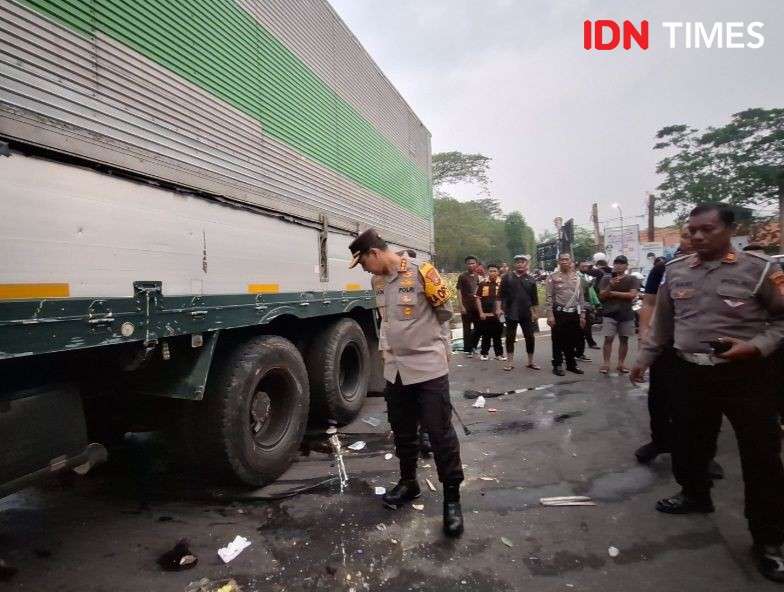 Kronologi Truk Ugal-ugalan Hingga Tabrak 2 Orang Di Tangeran