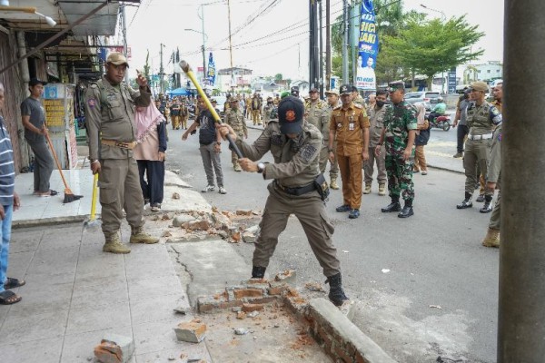 Diduga Salahi Aturan, Deretan Ruko di Medan Petisah Dibongkar