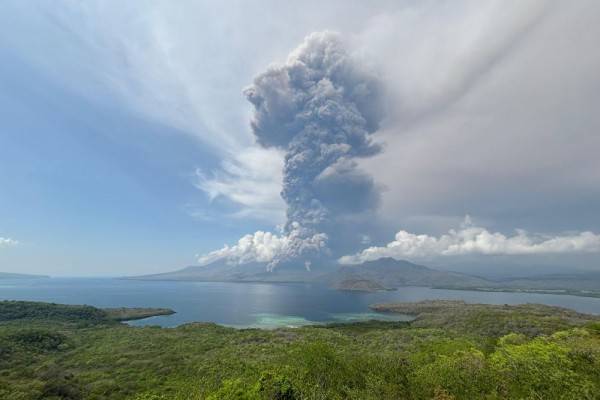 Sejumlah Bandara Ditutup Imbas Erupsi Gunung Lewotobi