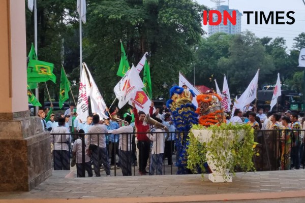 Barongsai dan Ondel-ondel Sambut RIDO di Lokasi Debat Terakhir Pilkada