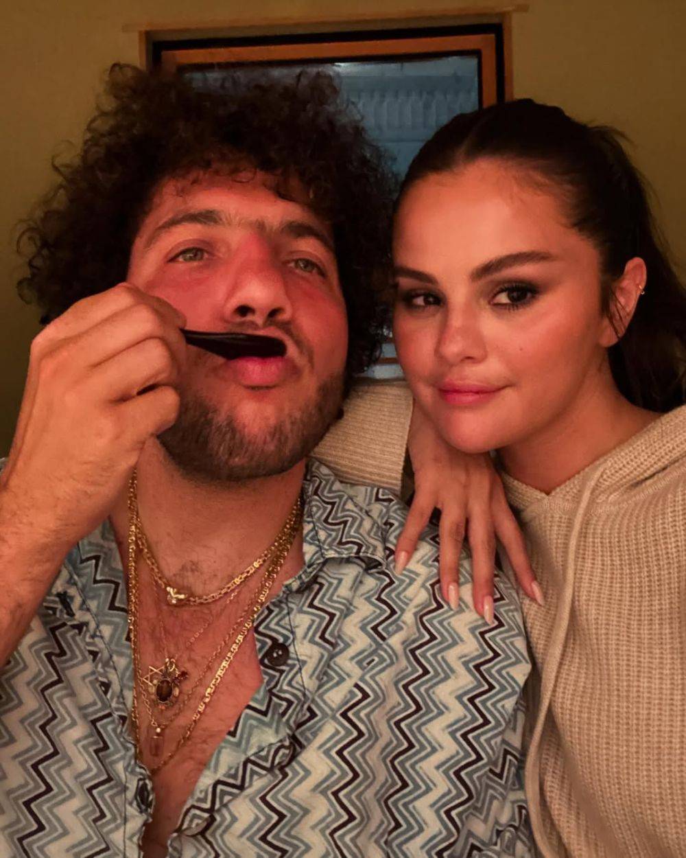 Selena Gomez Dilamar Sang Kekasih, Benny Blanco