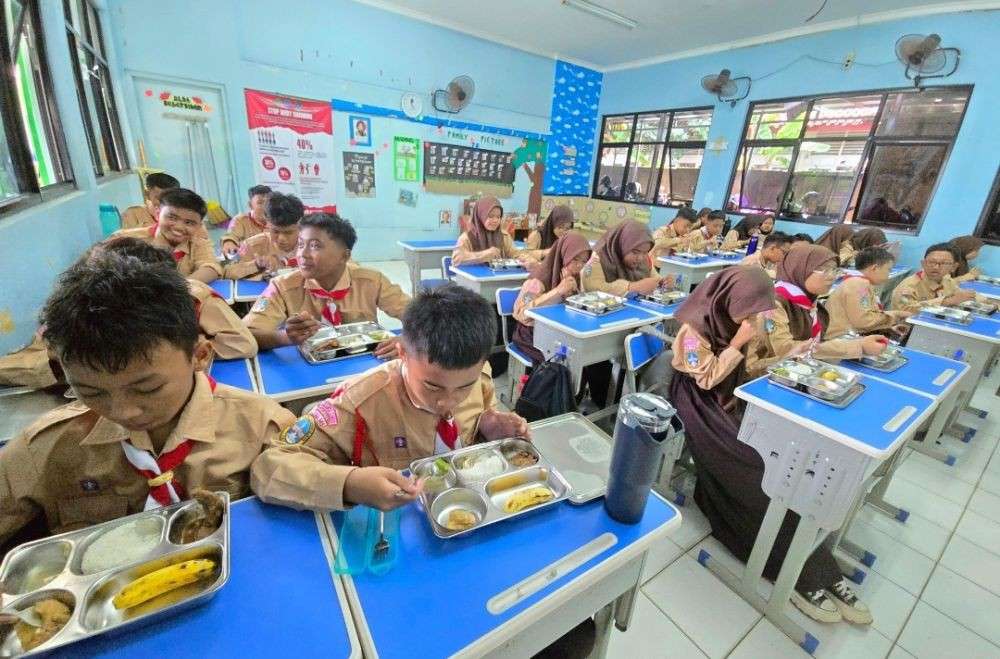 Luhut Klaim Anak-anak Menikmati Makan Bergizi Gratis