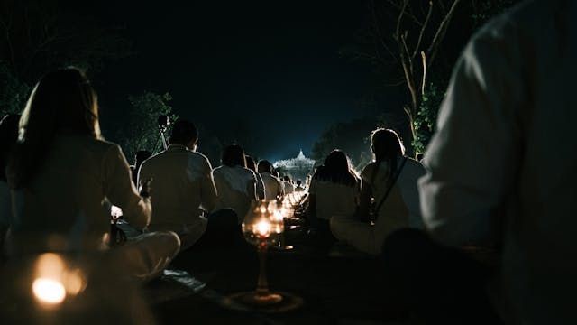 7 Tips Menonton Festival Lampion Waisak di Candi Borobudur