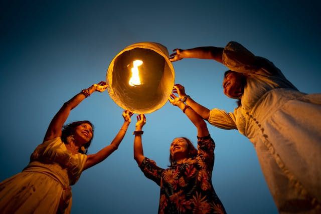7 Tips Menonton Festival Lampion Waisak di Candi Borobudur
