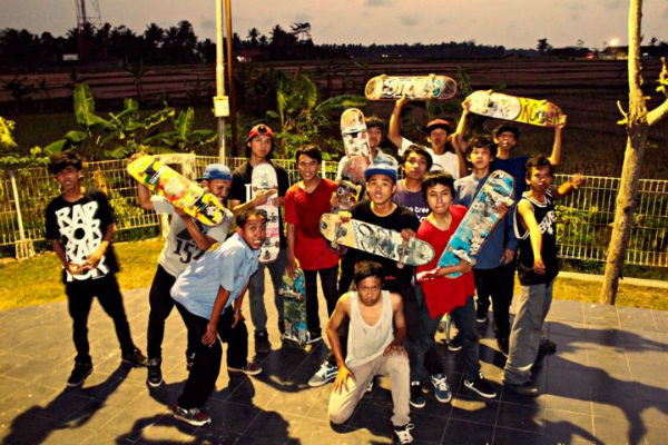 60 Gambar Romantis Anak Skateboard HD