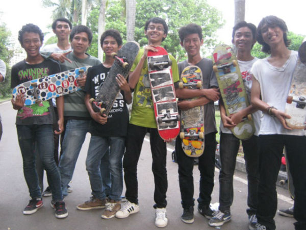 60 Gambar Romantis Anak Skateboard HD