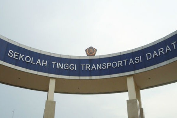 Sabtu Ke Minggu Begitu Dekat, Minggu Ke Sabtu Begitu Jauh