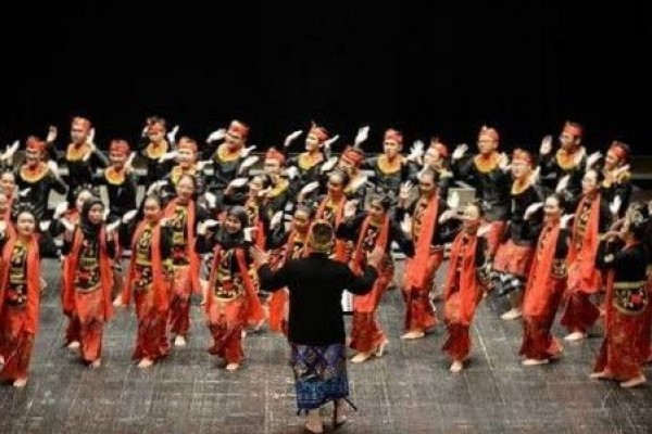Sebutin Dongg Laguu Favorit Kalian Waktu Jadi Mahasiswa Baru Yang Nyanyi Di Balairung Kenapaa Ituu Kalo Gua Sih Keroncong Kemayoran Idnsquad Uistory Ini merupakan video lirik lagu keroncong kemayoran cover by orkes sekar kedaton. tanya jawab idn times